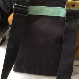Dakine crossbody bag